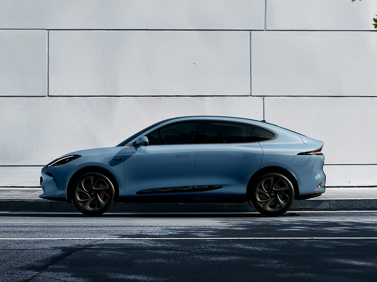 Nissan ARIYA grønn